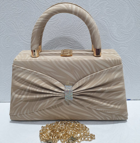 Elegant Handbag with Gold Chain