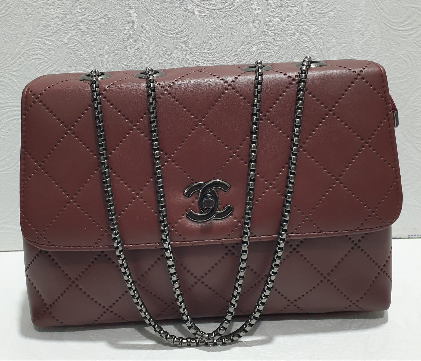 Elegant Quilted Crossbody Bag