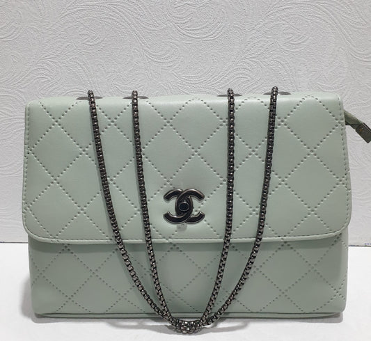 Elegant Quilted Crossbody Bag