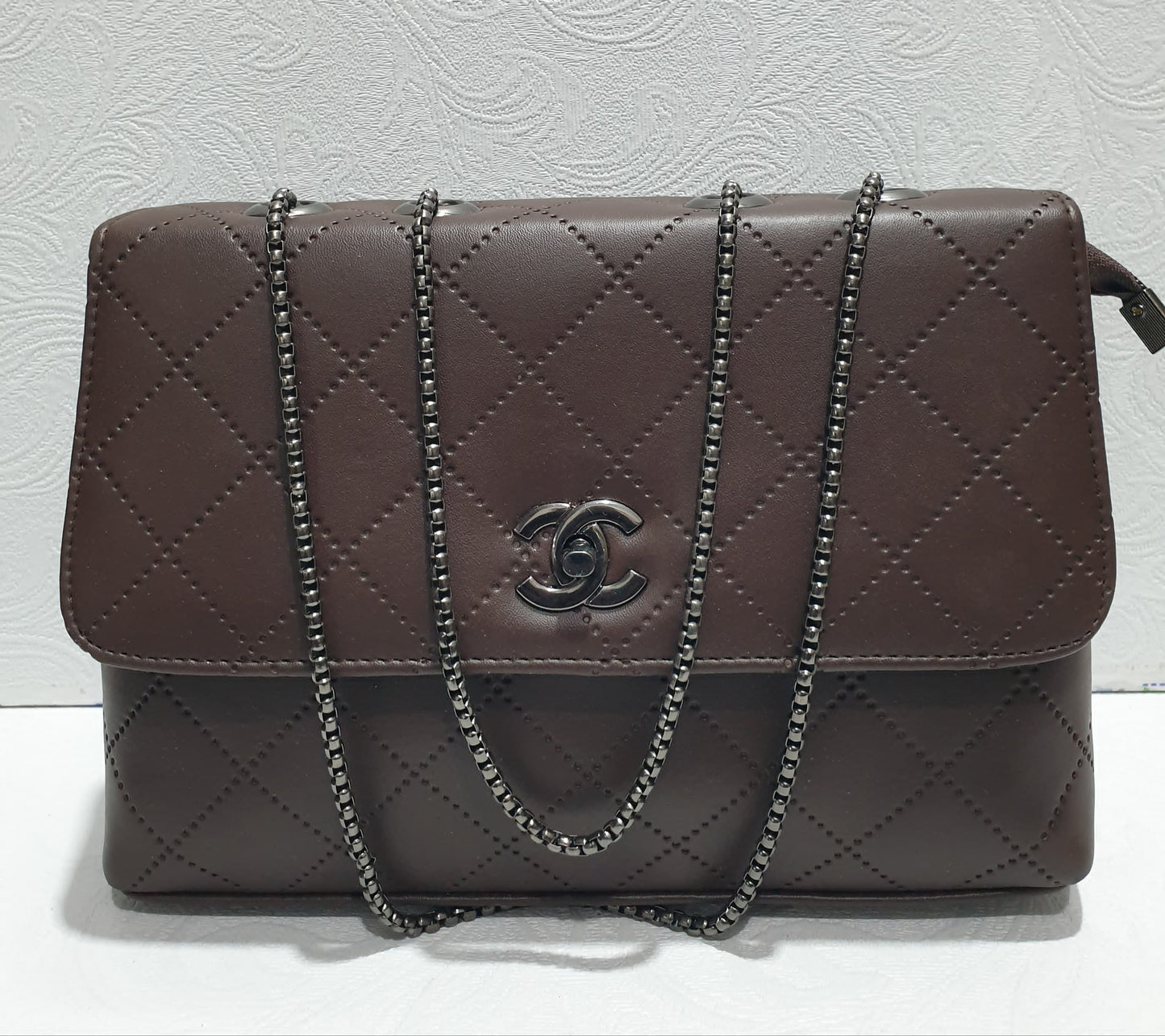 Elegant Quilted Crossbody Bag