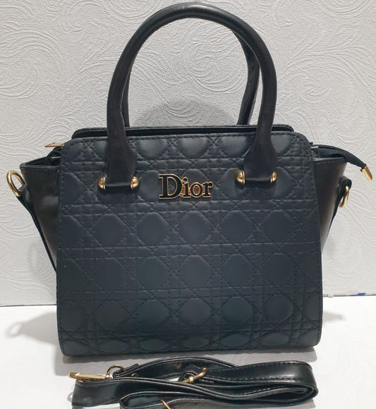 Elegant Quilted Handbag – Luxury